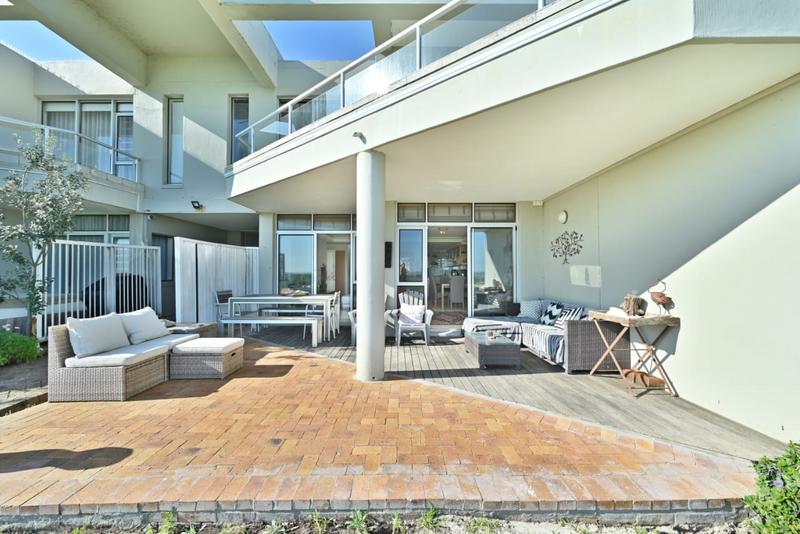 To Let 3 Bedroom Property for Rent in Dolphin Beach Western Cape